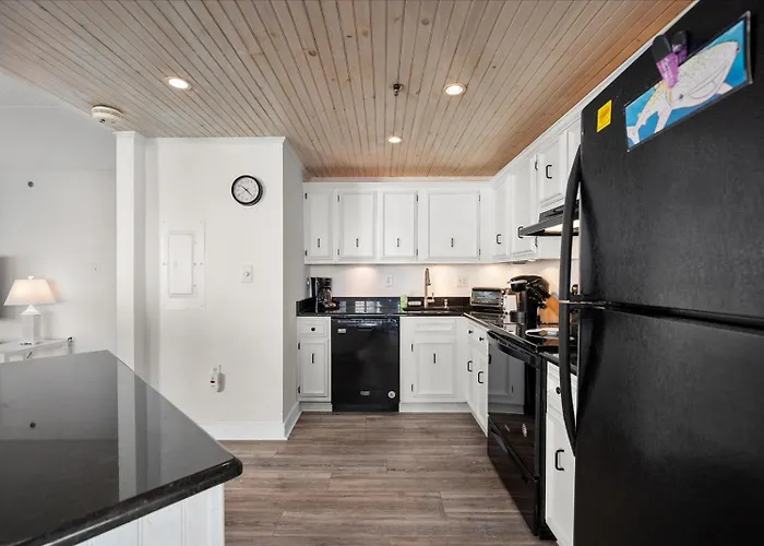 Holiday home Gorgeous Side Ocean Views From 2 Bedroom Capri With Indoor Pool!