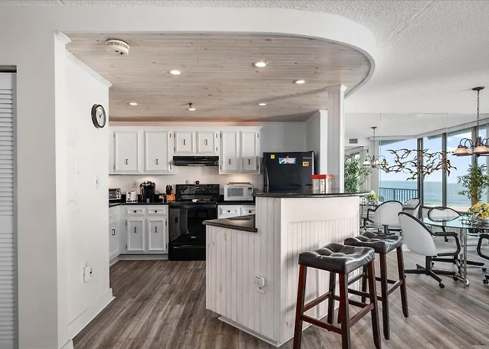 Gorgeous Side Ocean Views From 2 Bedroom Capri With Indoor Pool! * Ocean City