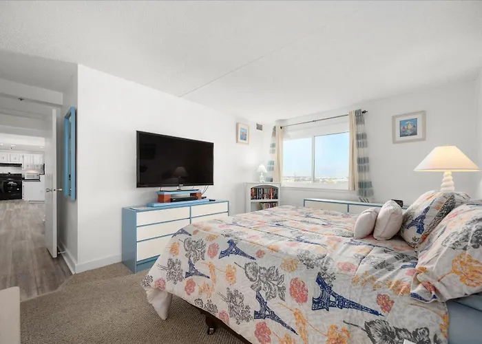 Holiday home Gorgeous Side Ocean Views From 2 Bedroom Capri With Indoor Pool! *