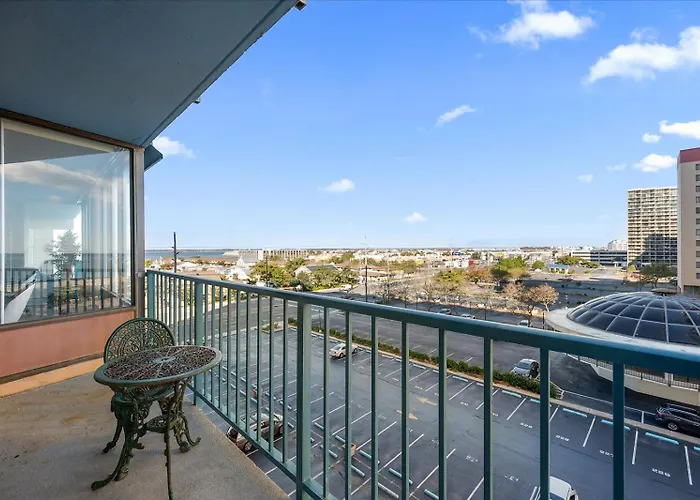Holiday home Gorgeous Side Ocean Views From 2 Bedroom Capri With Indoor Pool! *